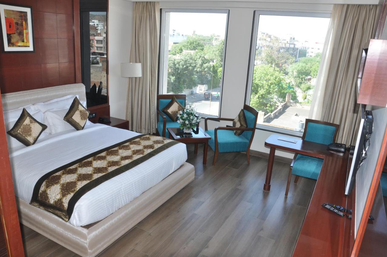 Spree Hotel Jaipur Exteriör bild
