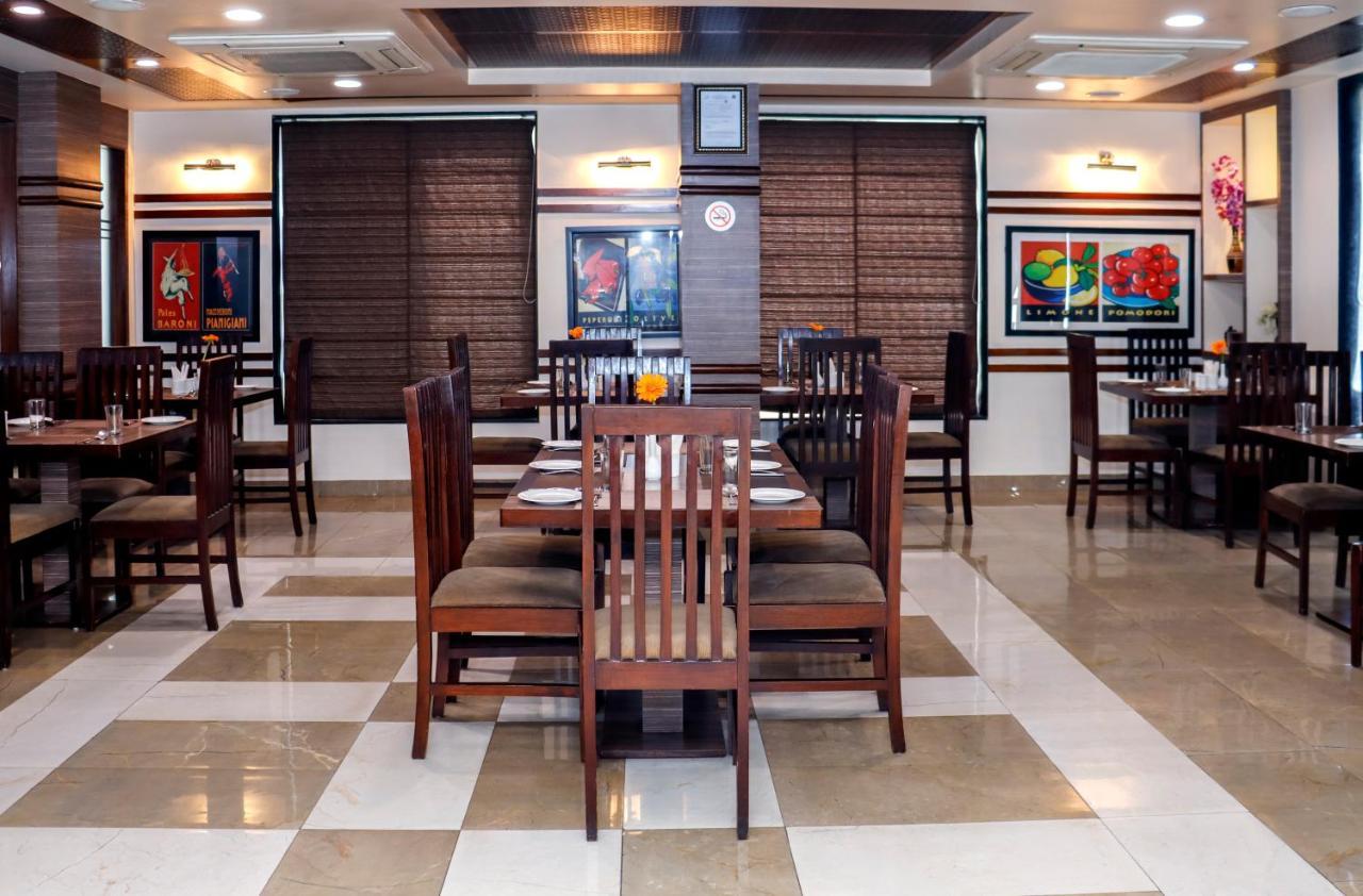 Spree Hotel Jaipur Exteriör bild