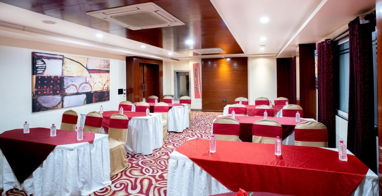 Spree Hotel Jaipur Exteriör bild